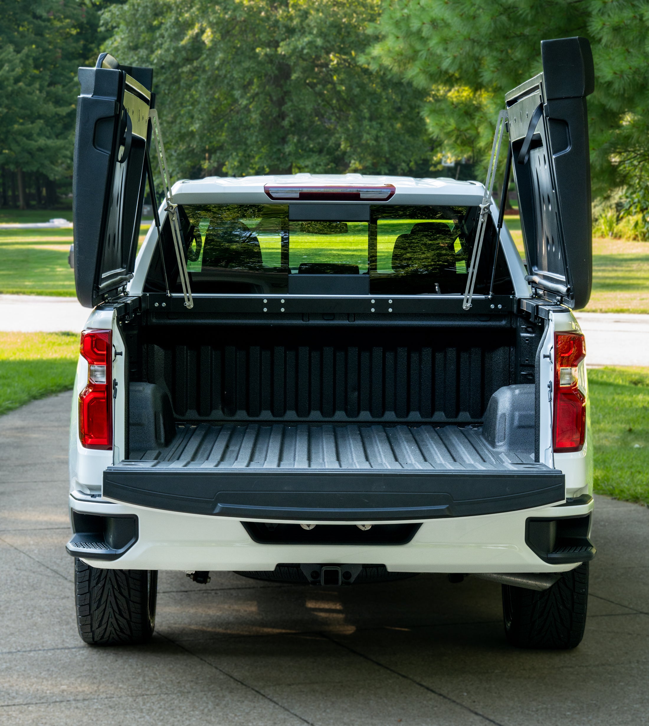 FastBack cover fully open with complete truck bed access